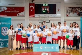 anadolu-efes-2025-2026-sezonu-one-team-projesiyle-antalyada-hayallere-dokunmaya-devam-ediyor.jpg