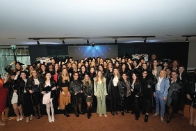 mercedes-benz-shes-mentoring-programi-3-yilinda-gelecegin-kadin-liderlerini-desteklemeye-devam-ediyor.jpg