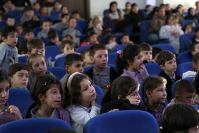 yenipazarda-cocuklar-baskan-cercioglunun-calismalari-ile-tiyatroyla-bulustu.jpg