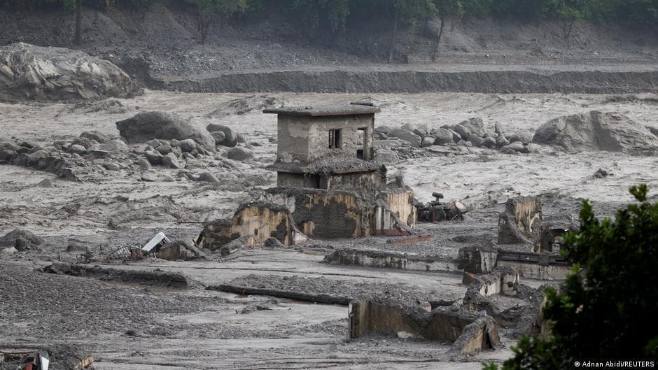 Nepal: Maliyetleri neden tek başına taşımalıyız?