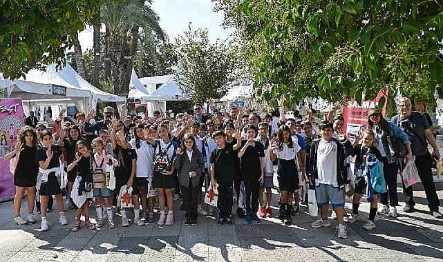 İZKİTAP’ta edebiyat ve kitaplarla dolu buluşmalar sürüyor