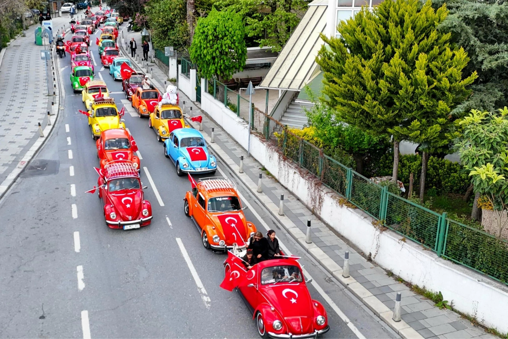 Bakırköy’de 23 Nisan Coşkusu Vosvos Kortejiyle Taçlandı