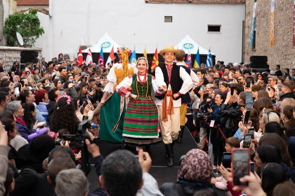 Manisa Mesir Festivali’nde Kültür Defilesi İlgi Odağı Oldu
