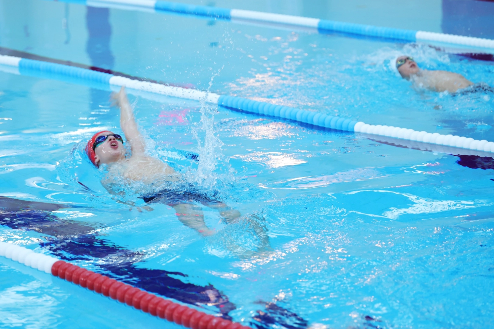 Osmangazi’de 23 Nisan Yüzme Şenliği Renkli Görüntülere Sahne Oldu