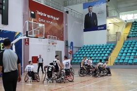 bagcilar-belediyesi-tekerlekli-sandalye-basketbol-takimi-sezona-galibiyetle-basladi.jpg