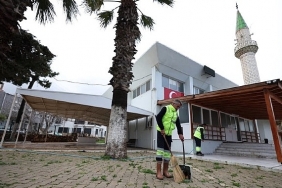 cesme-belediyesinden-ramazan-oncesi-camilerde-kapsamli-temizlik.jpg