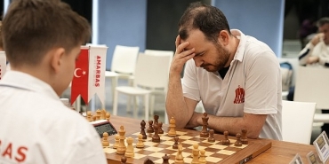 genc-sporcular-istinyede-satranc-turnuvasinda-bulustu.jpg