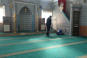 kandira-belediyesi-ramazanla-birlikte-camilerde-temizlik-seferberligi-baslatti.jpg