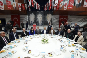 baskan-buyukakin-mhp-il-iftarina-katildi.jpg