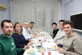 baskan-ertas-universite-ogrencilerinin-iftar-sofrasina-konuk-oldu.jpg