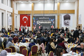 baskan-ozarslan-iftar-sofrasinda-berberlerle-bulustu.jpg