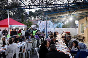 didim-belediyesi-batikoy-mahallesinde-iftar-sofrasi-kurdu.jpg