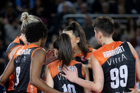 eczacibasi-dynavit-axa-sigorta-kadinlar-kupa-voleyi-ikinci-sirada-tamamladi.jpg