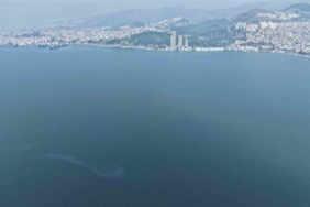izmir-korfezinde-yine-dis-kaynakli-kirlilik-alarmi.jpg