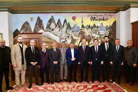 kirgizistan-ankara-buyukelcisi-kazakbayev-belediye-baskani-ariyi-ziyaret-etti.jpg