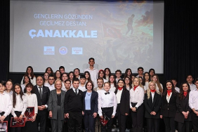 maltepe-belediyesi-ogrencilerinden-genclerin-gozunden-gecilmez-destan-canakkale-gosterisi.jpg