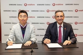 vodafone-ve-samsungdan-mobil-dunya-kongresinde-yeni-5gli-cihaz-is-birligi.jpg