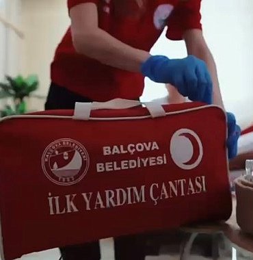 balcovada-sosyal-belediyeciligin-yeni-adimi-evde-saglik-ve-hasta-nakil-hizmeti-basladi.jpg