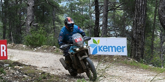 sky-adventure-motosiklet-yarislari-kemerde-basladi.jpg